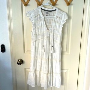 Knox Rose Size small White/Cream dress
